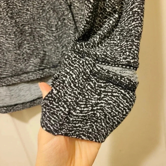 Lululemon Top Outrun 1/2 Zip Running Luon Ripple Jacquard Black White - Picture 3 of 6